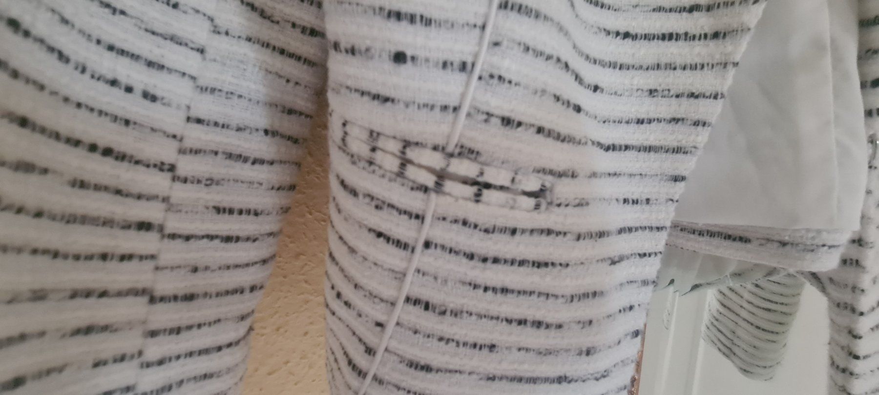 H&M Giacche: Kurz-Blazer H&M – Usato da Allschwil venduto da Virgo 5