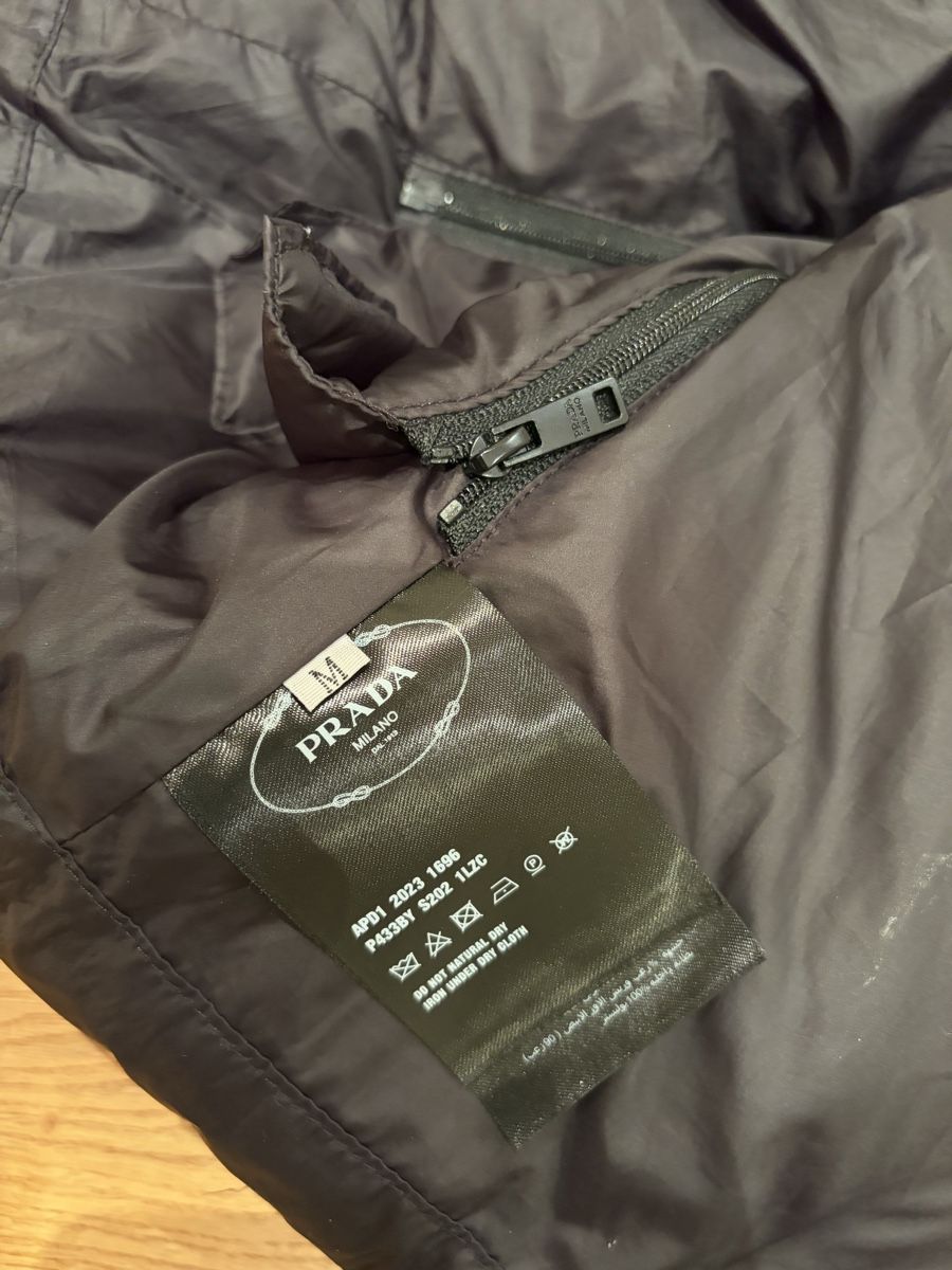 Prada Giacche: Schwarze Prada Daunenjacke – Nuovo (secondo la descrizione) da Hägendorf venduto da matty01 5