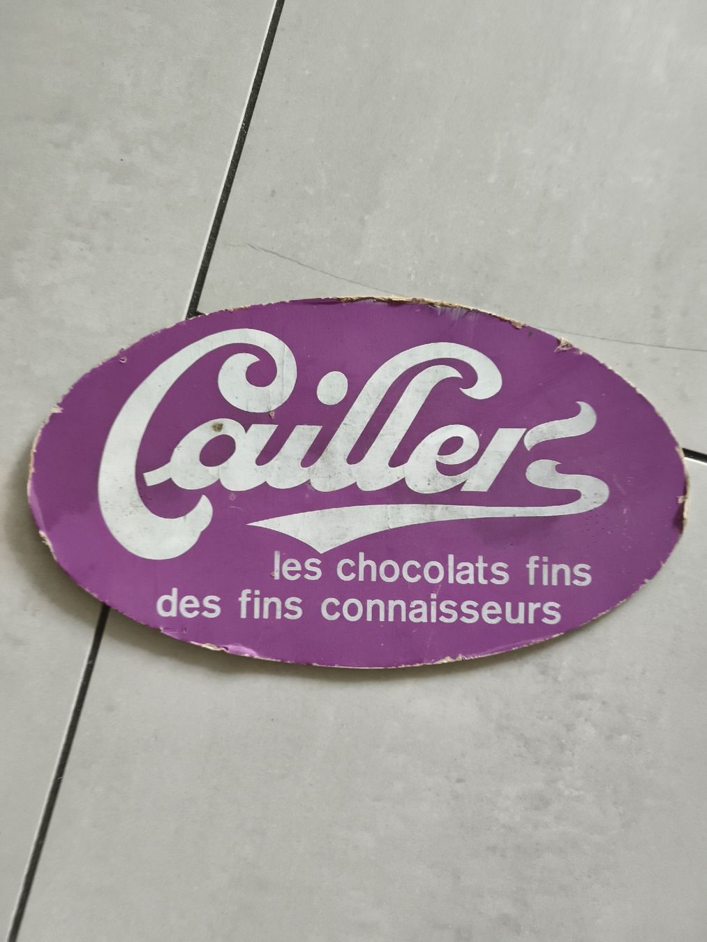 Cailler Insegne: Ancienne plaque publicitaire carton Cailler – Usato da Prilly venduto da jor_x27s
