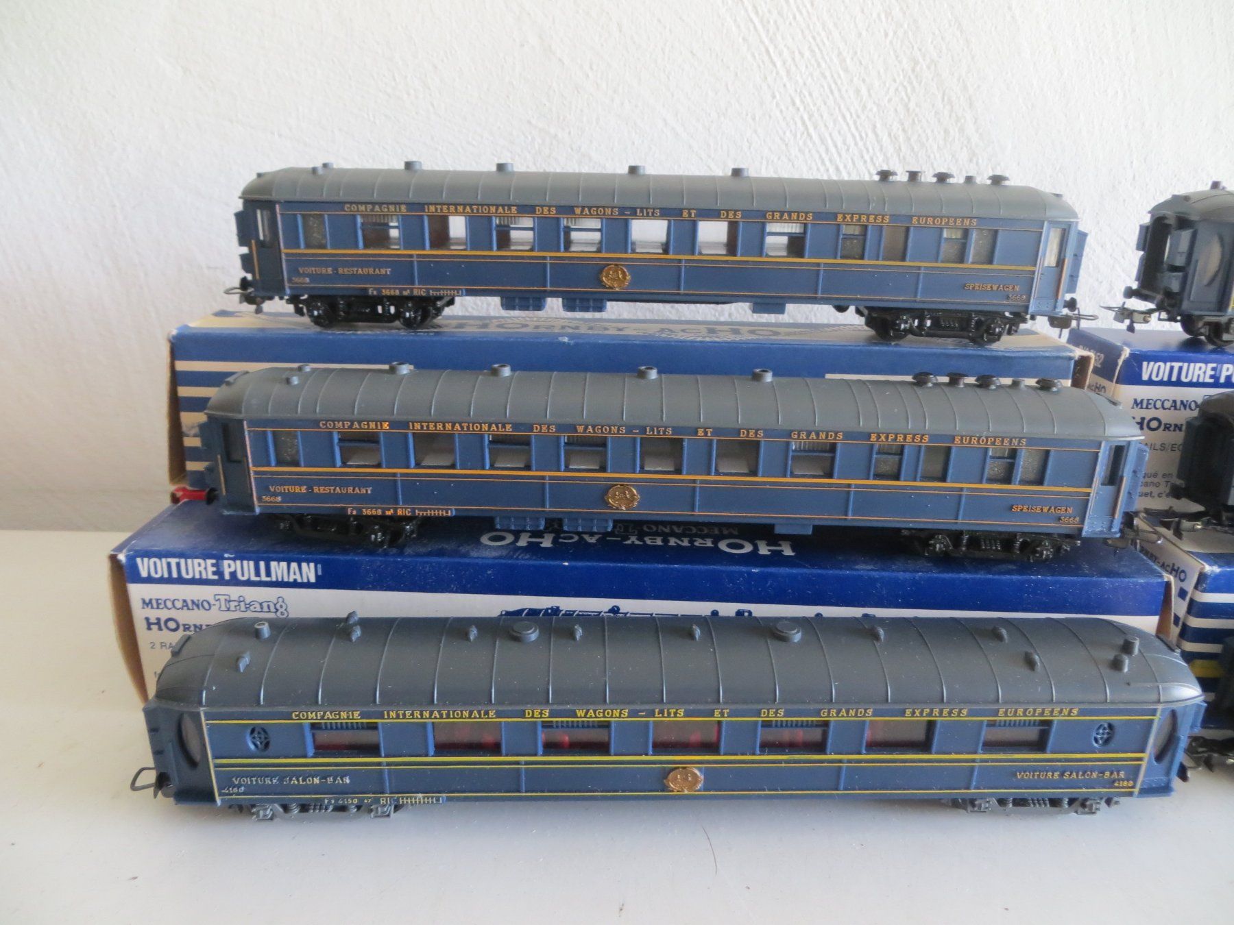 Hornby Modellini di ferrovie: Hornby-Acho H0: Set mit 6 CIWL-Pullmanwagen, in OVP – Usato da St.Gallen venduto da gnumolo 3