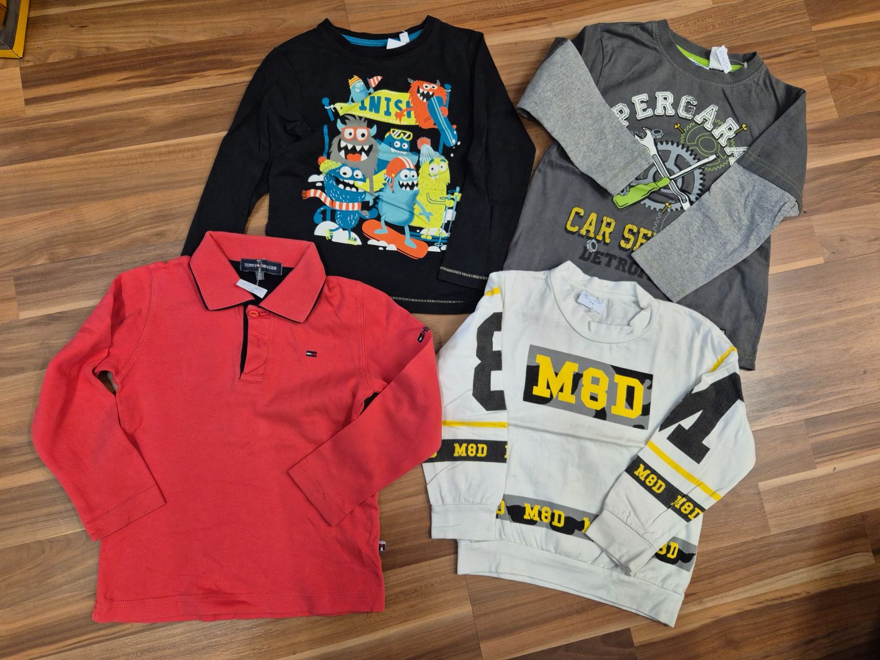 Maglioni & Felpe: 4 Jungen Langarmshirts Gr. 110 K8 – Usato da Schwarzenburg venduto da Sunny0290