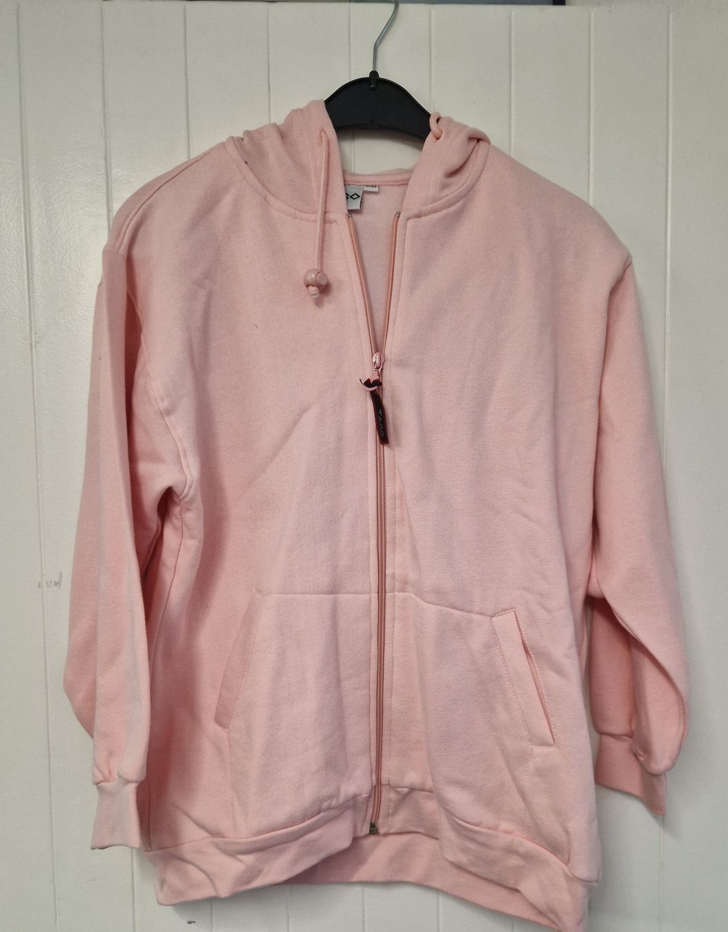 Maglioni & Felpe: Sweat à capuche rose 12A applique LABUBU NEUF – Nuovo e nell'imballaggio originale da St-Imier venduto da goodber 1