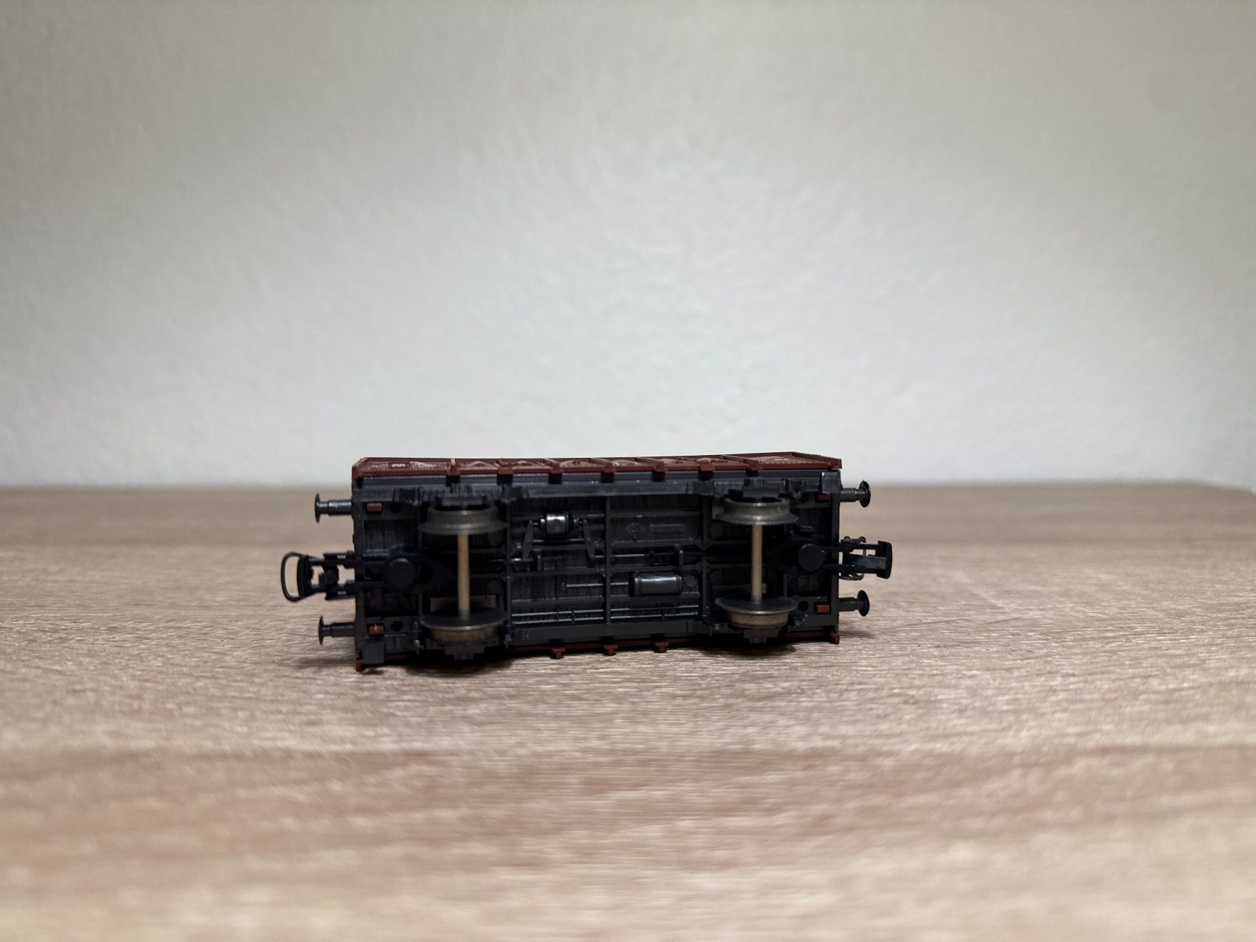 Roco Modellini di ferrovie: Roco Güterwagen SNCF H0 (100) – Usato da St-Aubin-Sauges venduto da Lo_Go 4