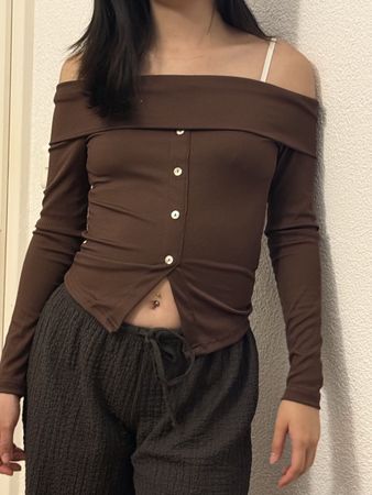 🤎Damen Oberteil schulterfrei braun mit Knopfleiste