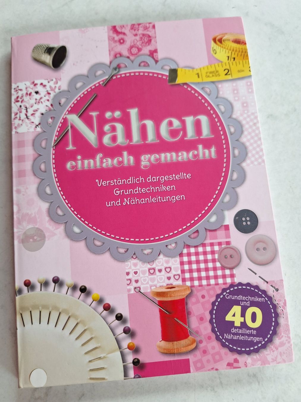 Libri: BUNTES NÄHBUCH – Usato da Huttwil venduto da Kunterbuntli