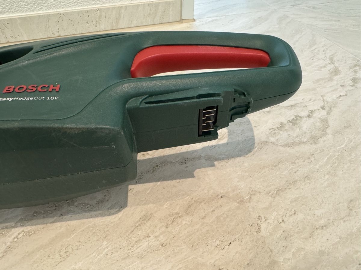 Bosch Alle Werkzeuge: Bosch Heckenschere EasyHedgeCut 18V – Gebraucht aus Wangen b. Olten von Thomiverkauft 1