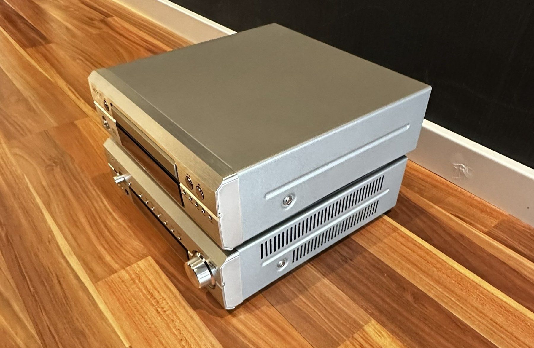Denon Lettore multimediale & Streamer: Denon DCD-F101 CD-Player + Denon Stereoverstärker – Usato da Schönenberg ZH venduto da Satspezie 3