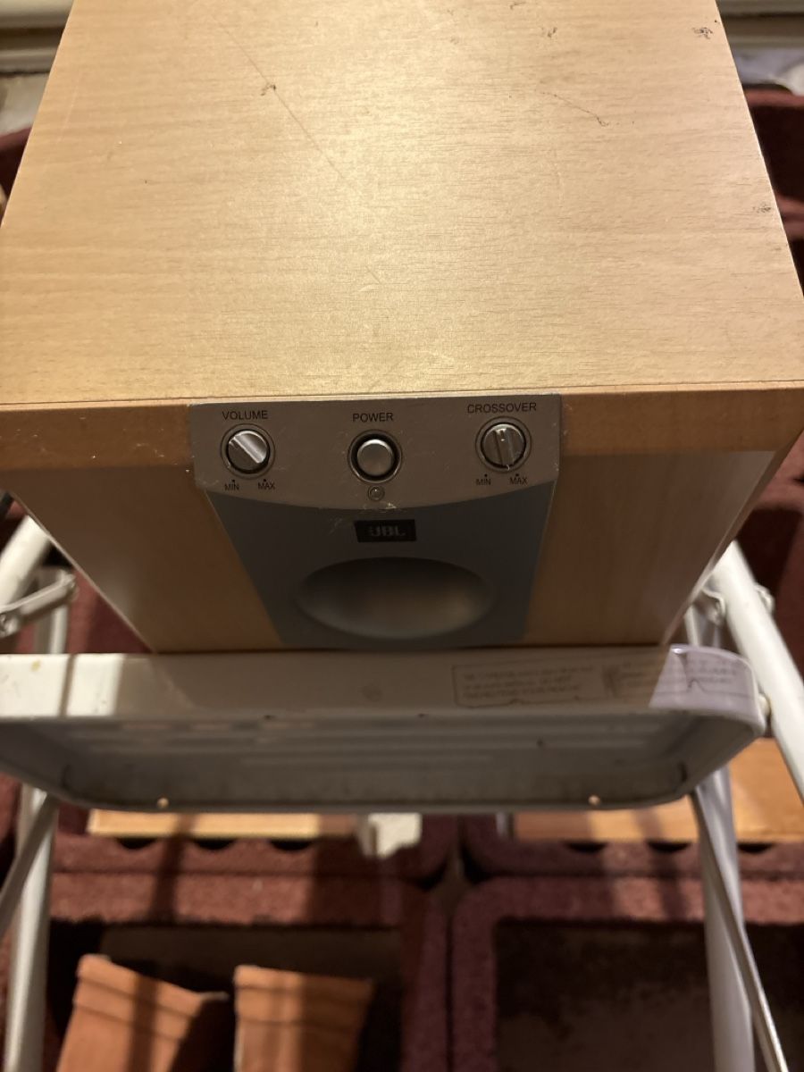 JBL Lautsprecher: JBL Sub 138 Subwoofer – Gebraucht aus Basel von Summer.Day 3