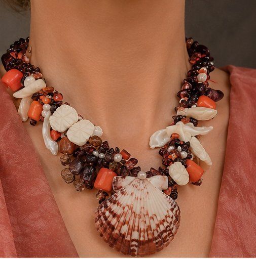 Catenine: Collana artigianale con conchiglie e coralli – Usato da Lugano venduto da R.Riccardo