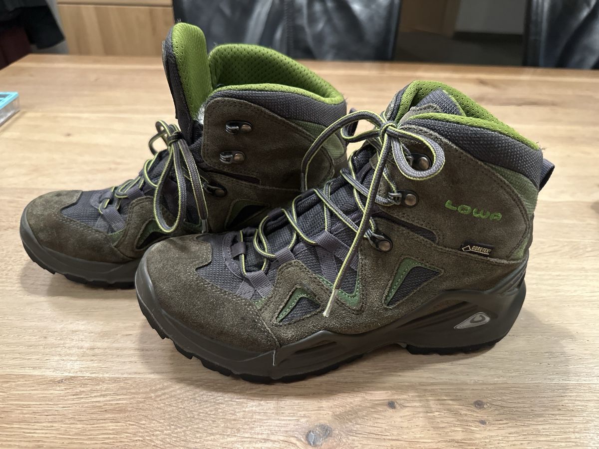 Lowa Scarpe da uomo: Wanderschuhe Lowa Gore-Tex  – Usato da Walperswil venduto da Debjj 1