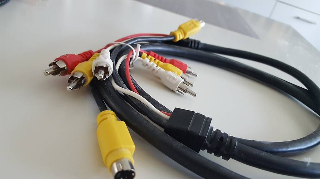 Cavi: Cinch Kabel 2 m 4 polig – Usato da Dietikon venduto da m53 1