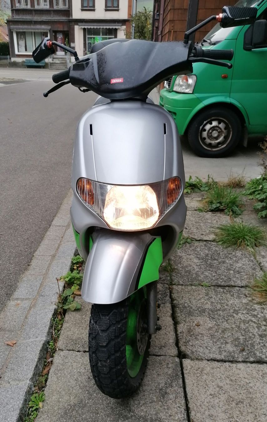 Altro: Roller Derbi Atlantis A1 grau/grün inkl. Topcase – Usato da Kleindietwil venduto da tinat02 2
