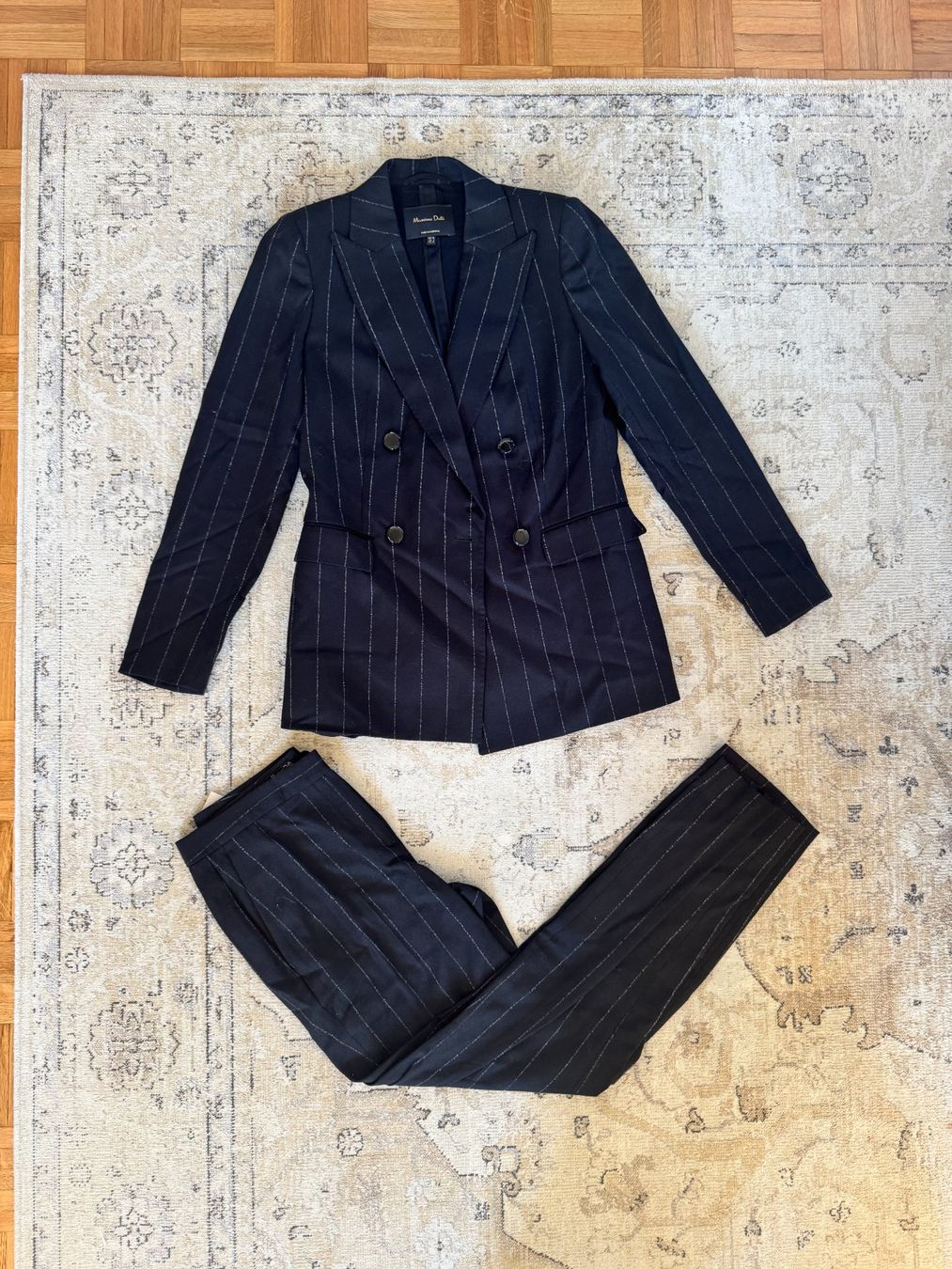 Massimo Dutti Completi & Tailleur: Massimo Dutti pinstripe suit – Usato da Pully venduto da ana_2kcm