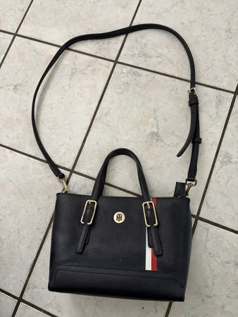 NeuwertigeTommy Hilfiger Handtasche marineblau - Top Zustand