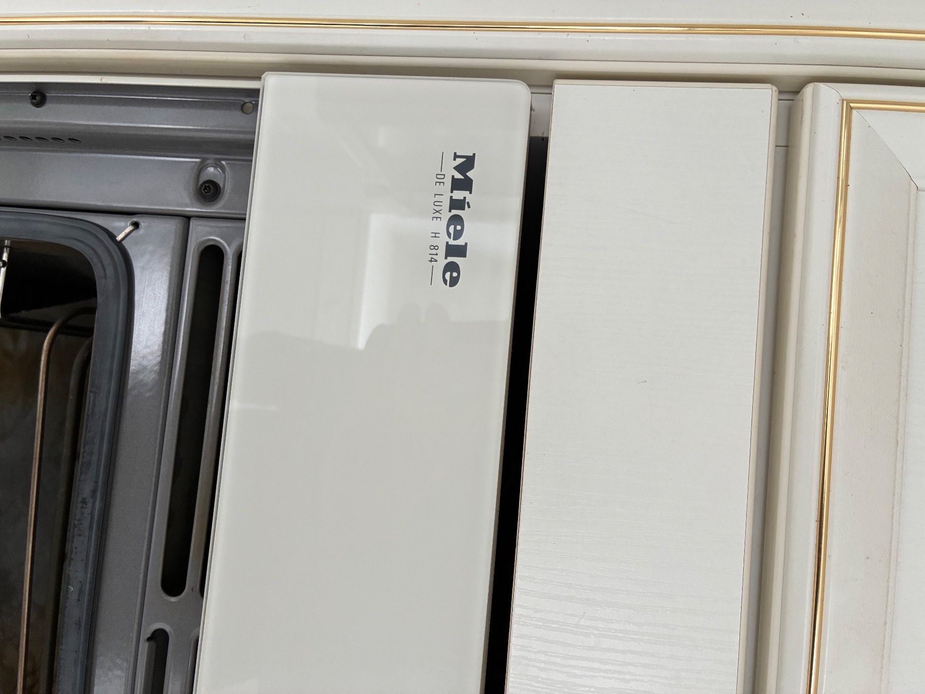 Miele Forni: Miele Ofen – Usato da Zürich venduto da Projektinterim 2