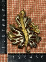 Grosse Brosche Blatt gold farbig / Modeschmuck