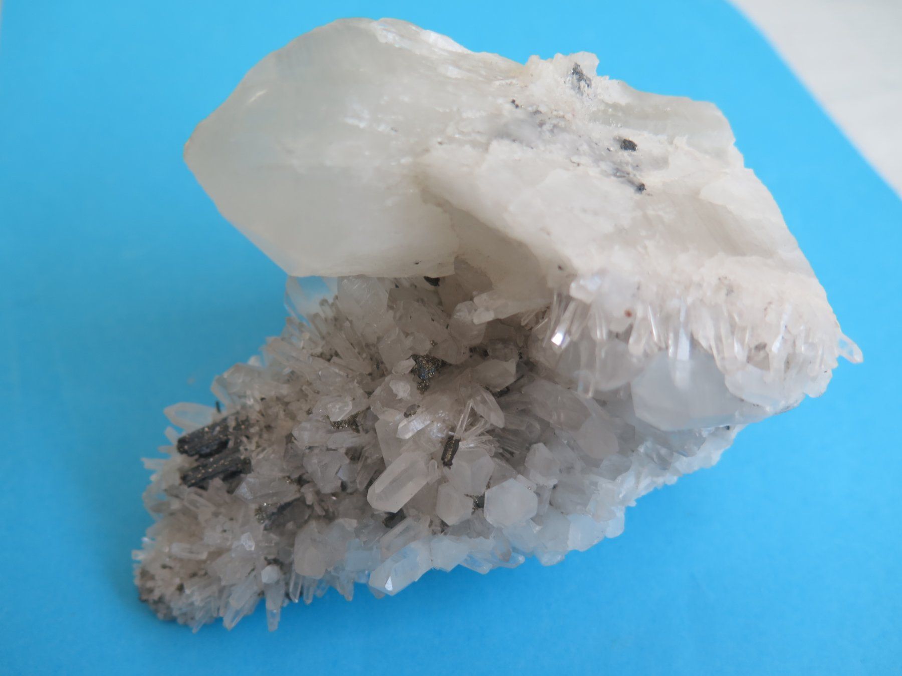 Minerali & Pietre curative: Quarz mit Hübnerit 463 gr. von Peru – Usato da Schaffhausen venduto da Yamakana51L8736OQ8