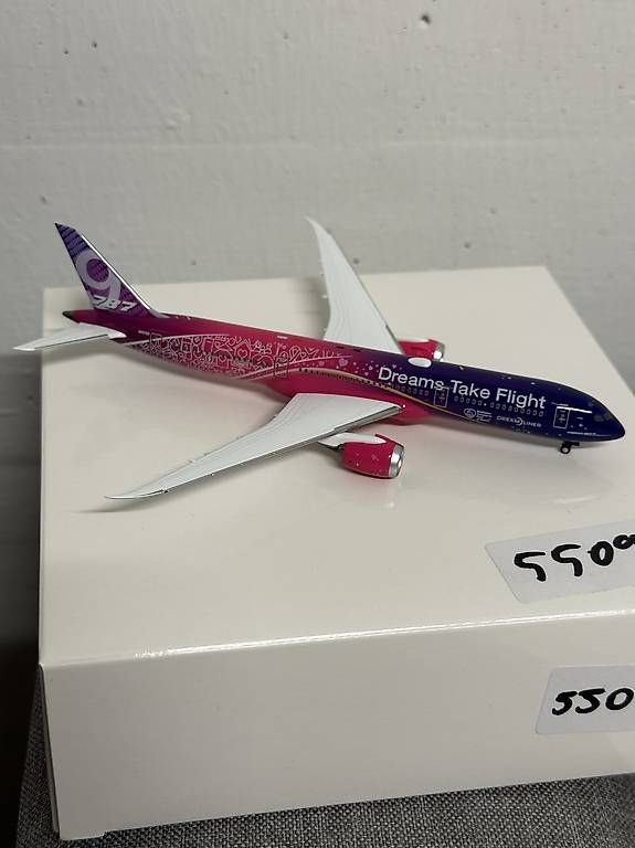 Boeing Kit di modellismo & Modellini statici: NG Model Boeing 787-9 Dreams Take Flight – Nuovo (secondo la descrizione) da Embrach venduto da ale_z5t9 2