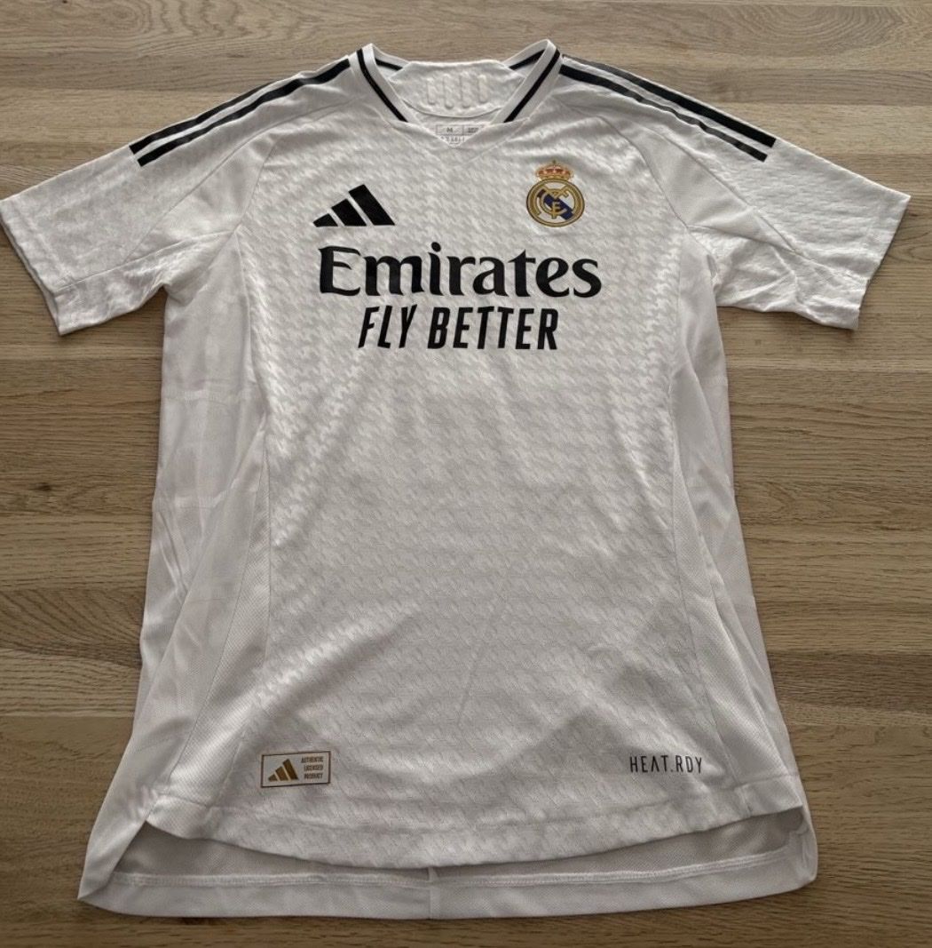 Leibchen & Hosen: Real Madrid Trikot Luka Modric #10 – Gebraucht aus Basel von kleinerprinz 1