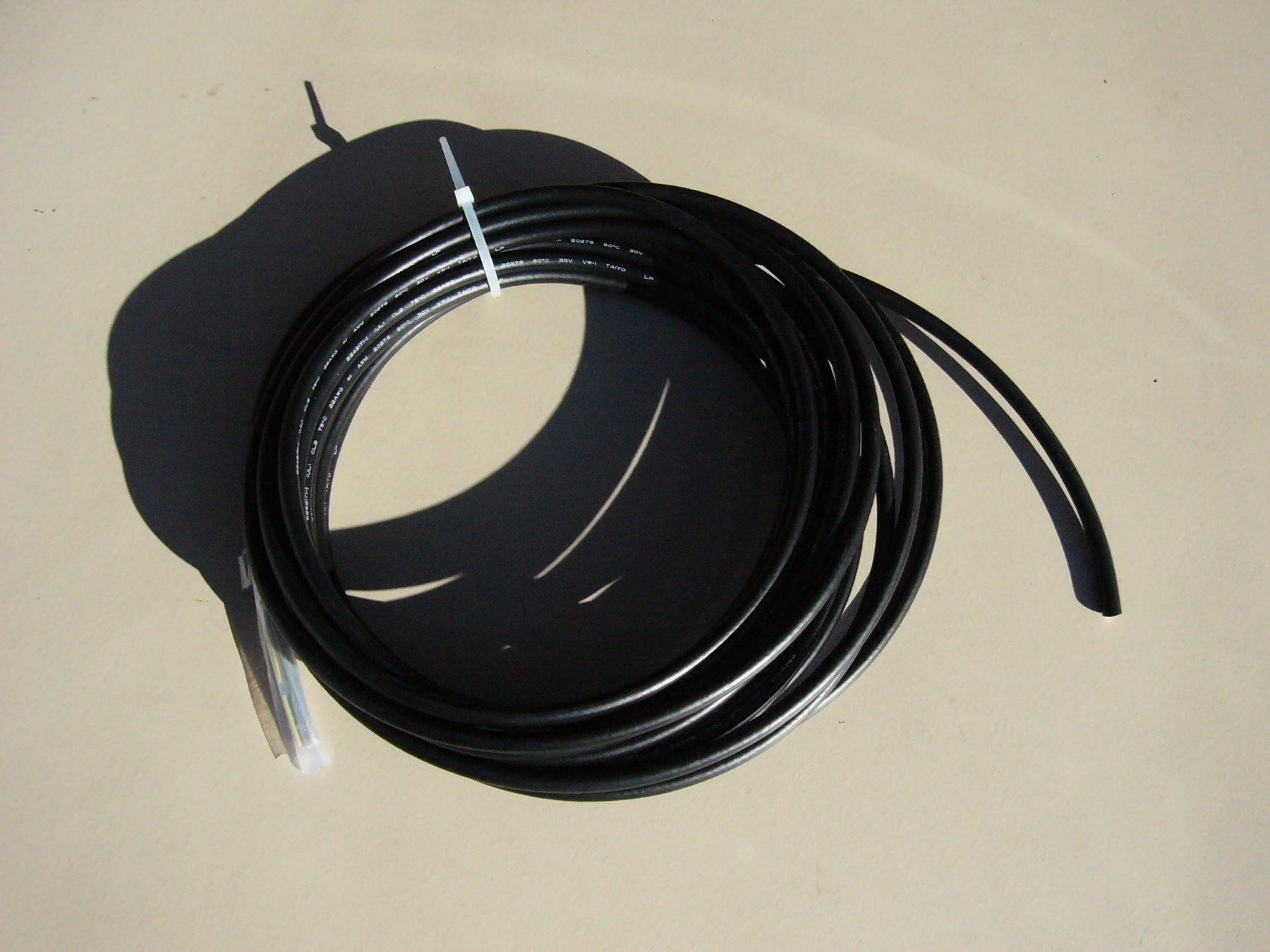 Componenti elettronici: Kabel 8x AWG22 von TAIYO – Nuovo (secondo la descrizione) da Fulenbach venduto da Hach0