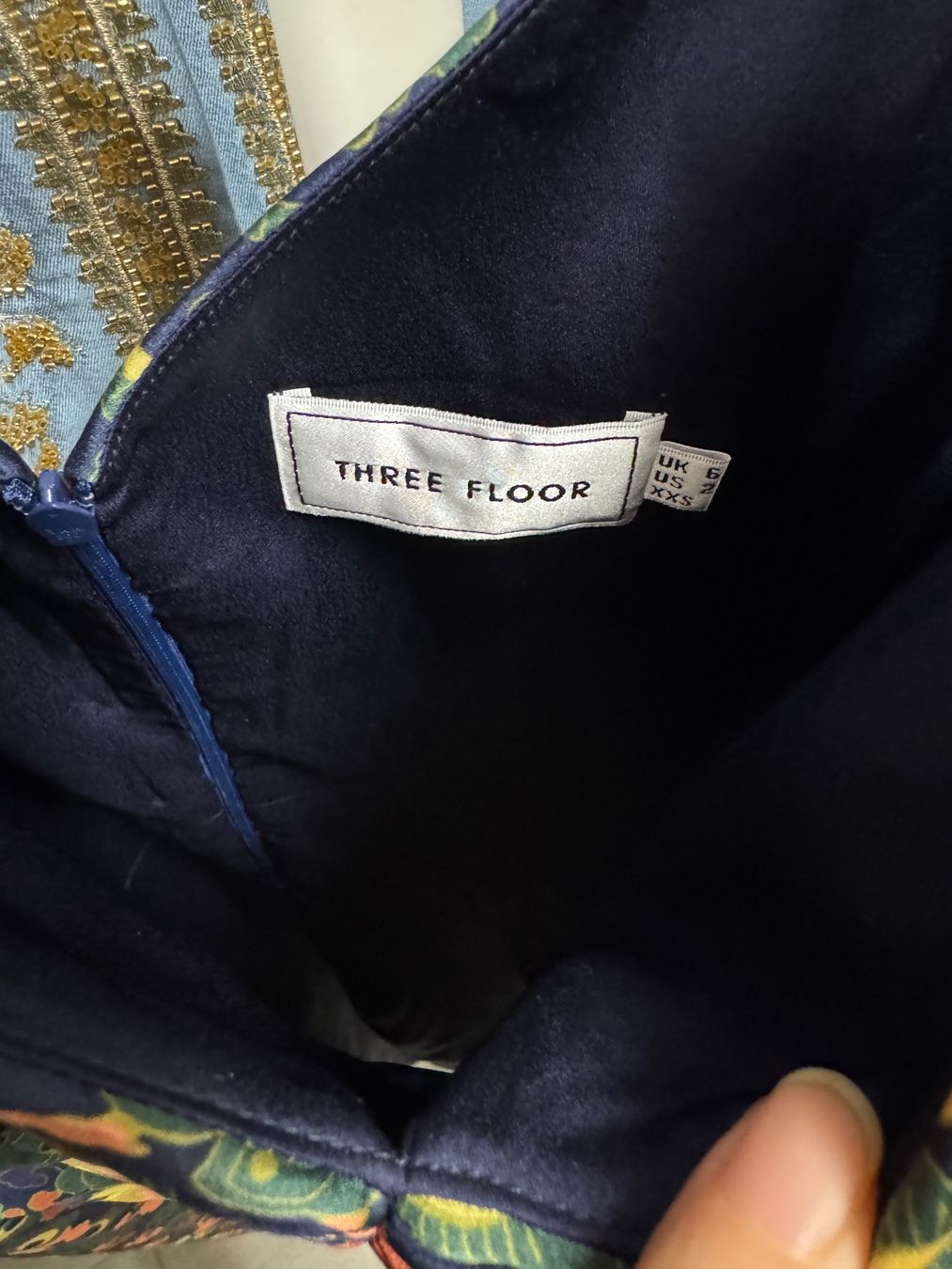 Kleider: THREE FLOOR Wunderschönes Besticktes Midi-Kleid – Neu (gemäss Beschreibung) aus Sarnen von catnini 1