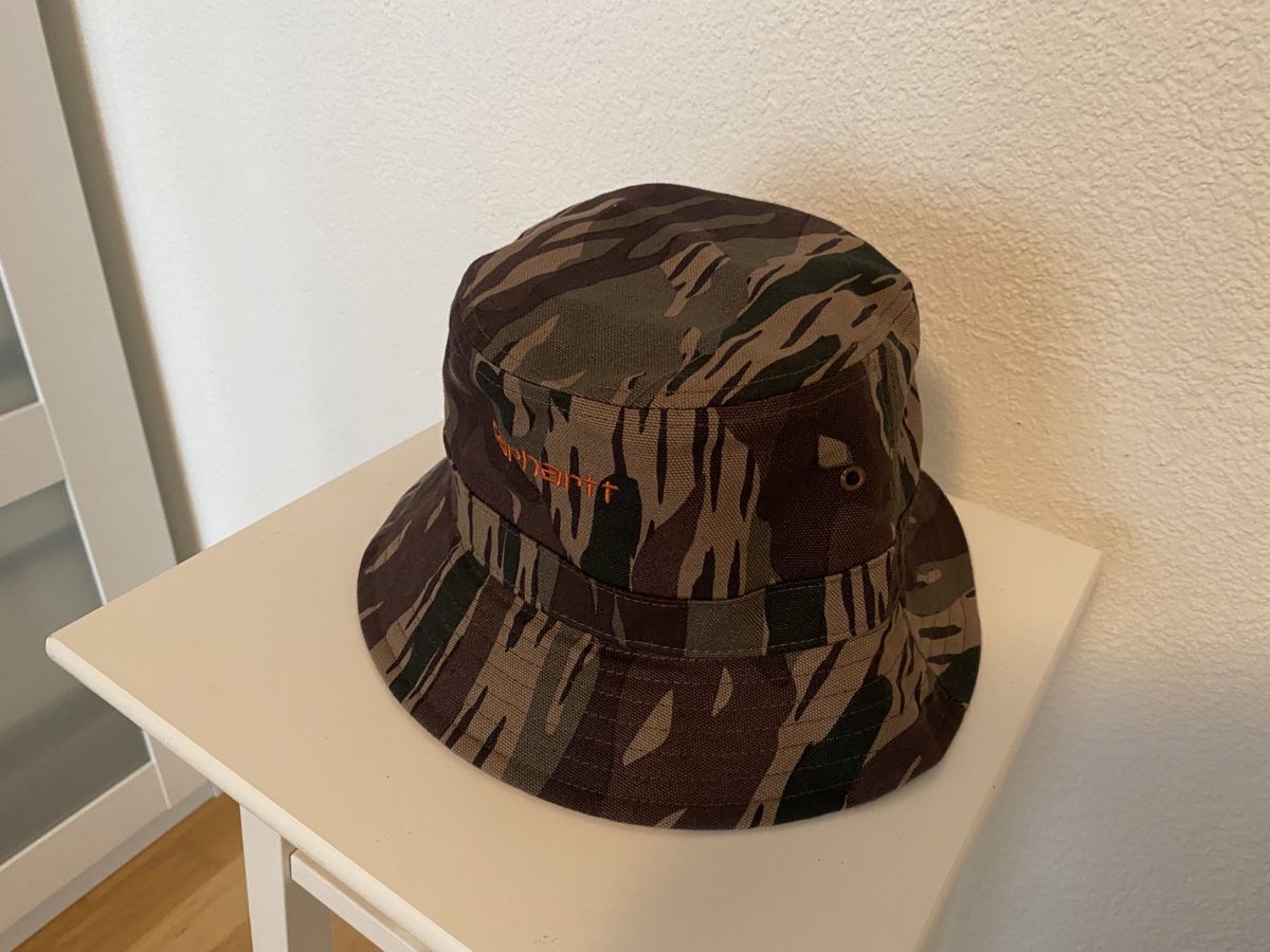 Carhartt Copricapi, berretti & cappellini: Fischerhut Carhartt NEU Coumflage – Nuovo e nell'imballaggio originale da Allschwil venduto da Rikkerts