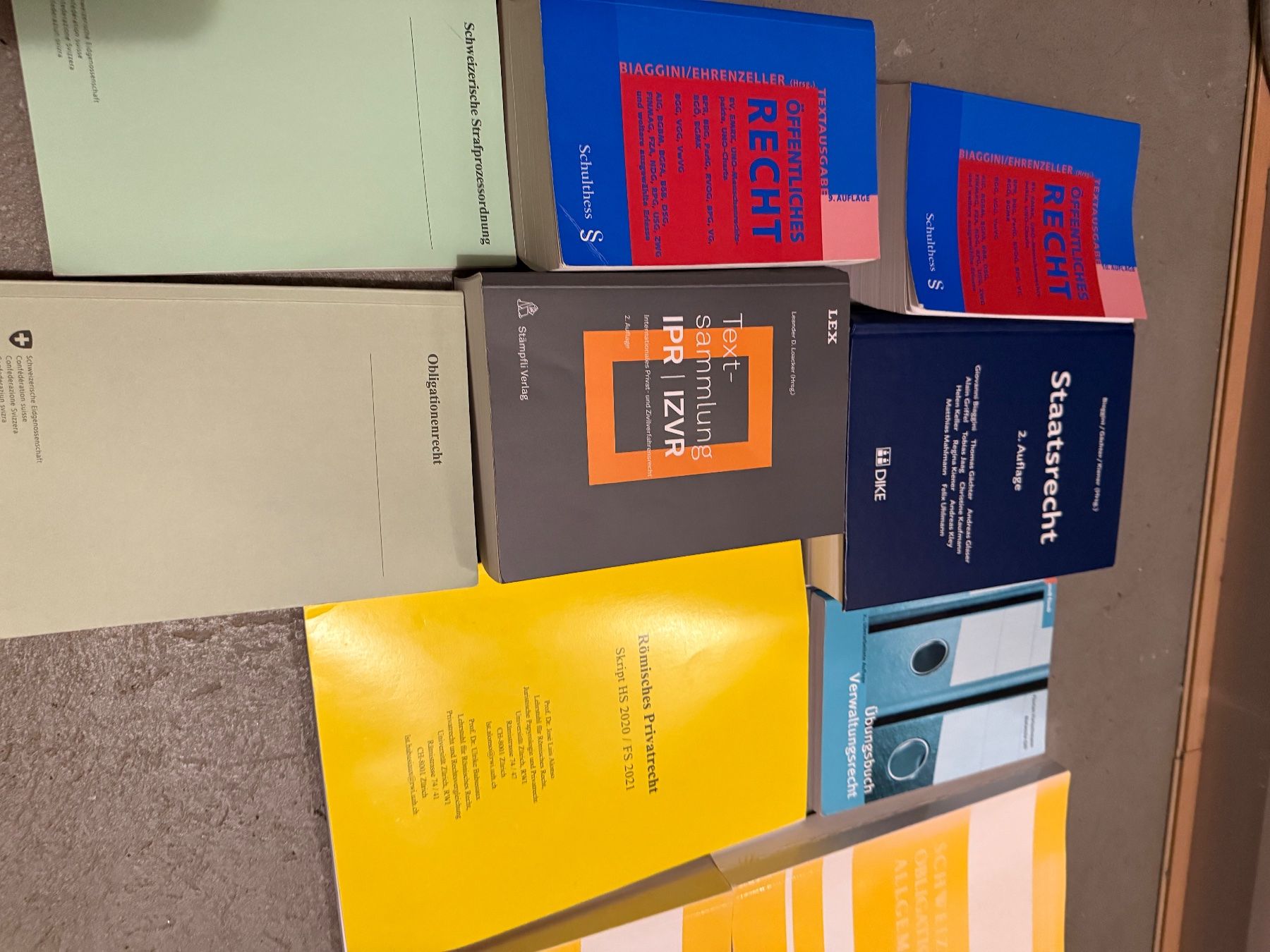 Libri: Jura Bücher verkaufen – Usato da frauenfeld venduto da bmw2013 5