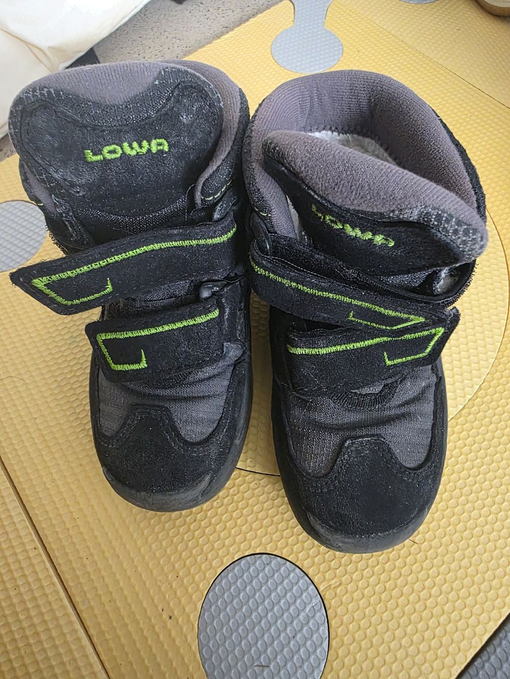 Lowa Schuhe für Jungen: Winterschuhe Lowa Grösse 25 – Gebraucht aus Zürich von Allek