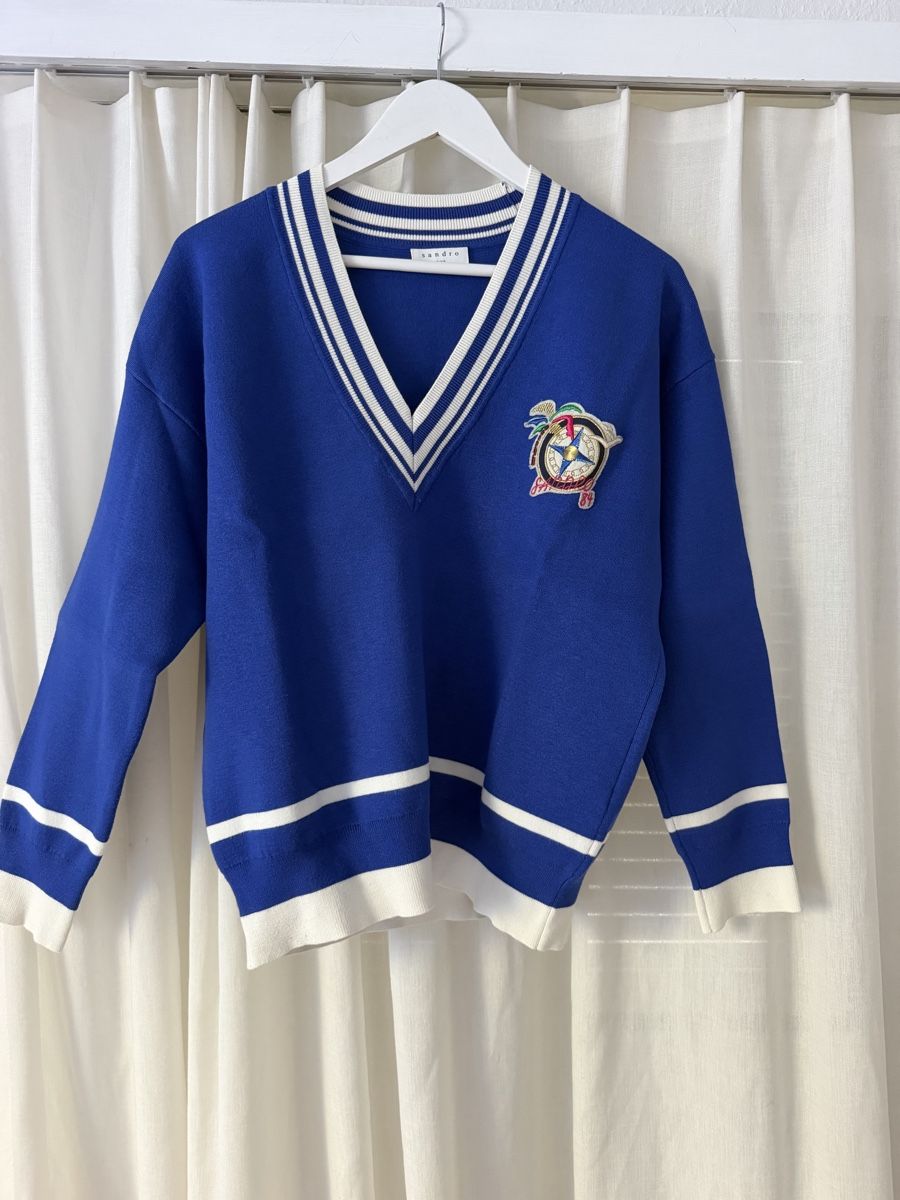 Sandro Maglioni & Felpe: Sandro Strickpullover blau mit Aufnäher – Usato da Muttenz venduto da c.car