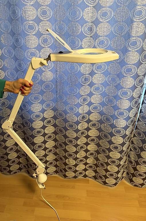 Lampade: Lampada per estetista – Usato da Vacallo venduto da MauTech