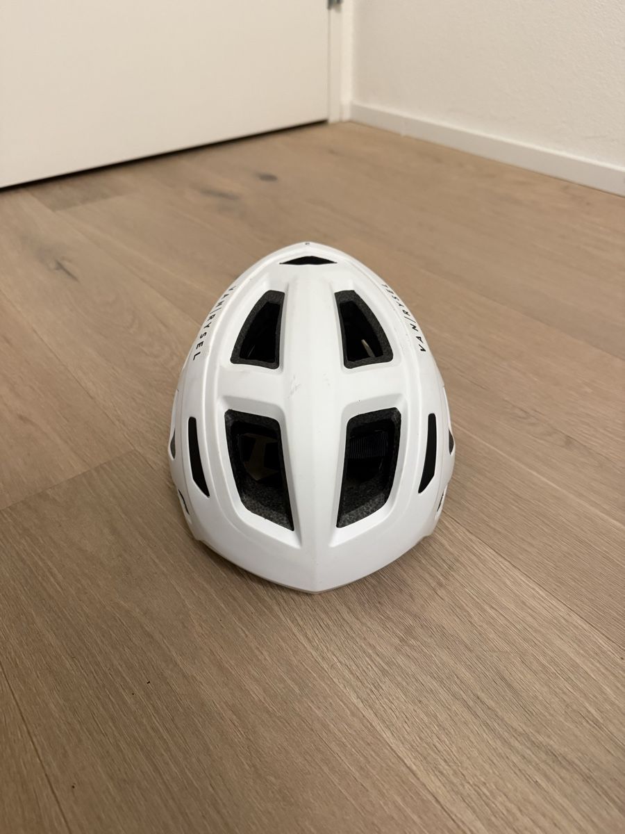 Van Rysel Caschi: Van Rysel Roadr 500  – Usato da Stallikon venduto da aur_l5ng
