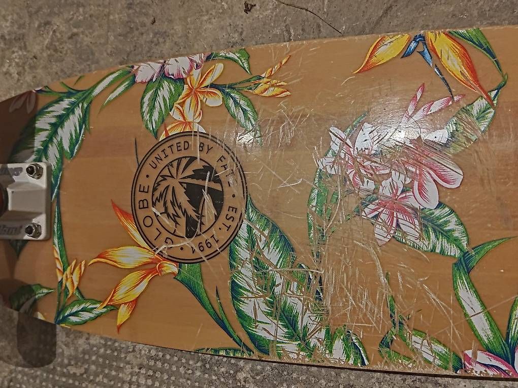 Skateboards: Planche de skate  – Gebraucht aus Lausanne von Auree_D 2