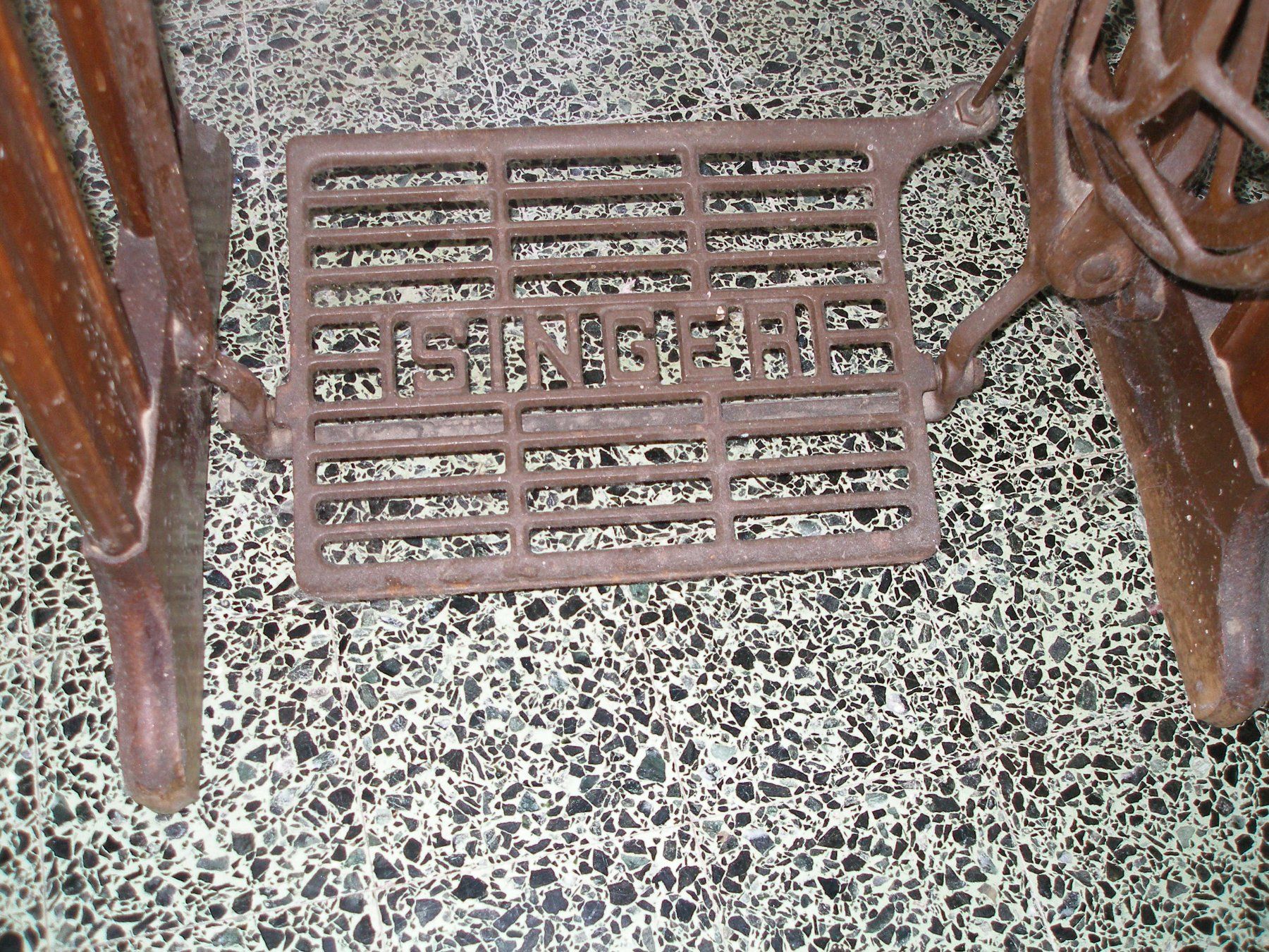 Singer Machines à coudre: Machine à coudre ancienne – D'occasion à jussy par monniati1951 3