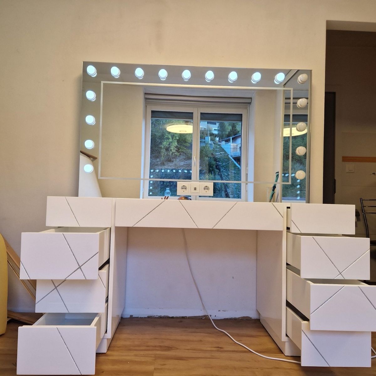 Tavoli da trucco: Schminktisch – Usato da Wolfhausen venduto da Sell.Hall 1