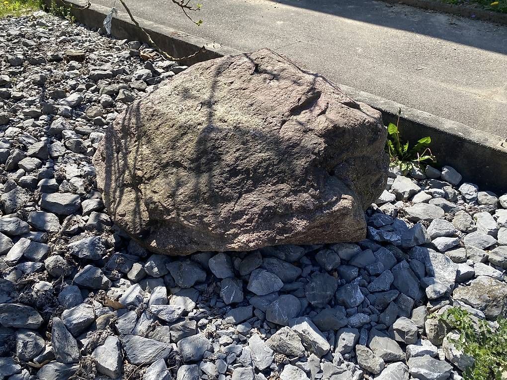 Steine & Dachziegeln: Gartensteine  – Gebraucht aus Zürich von odar66 2