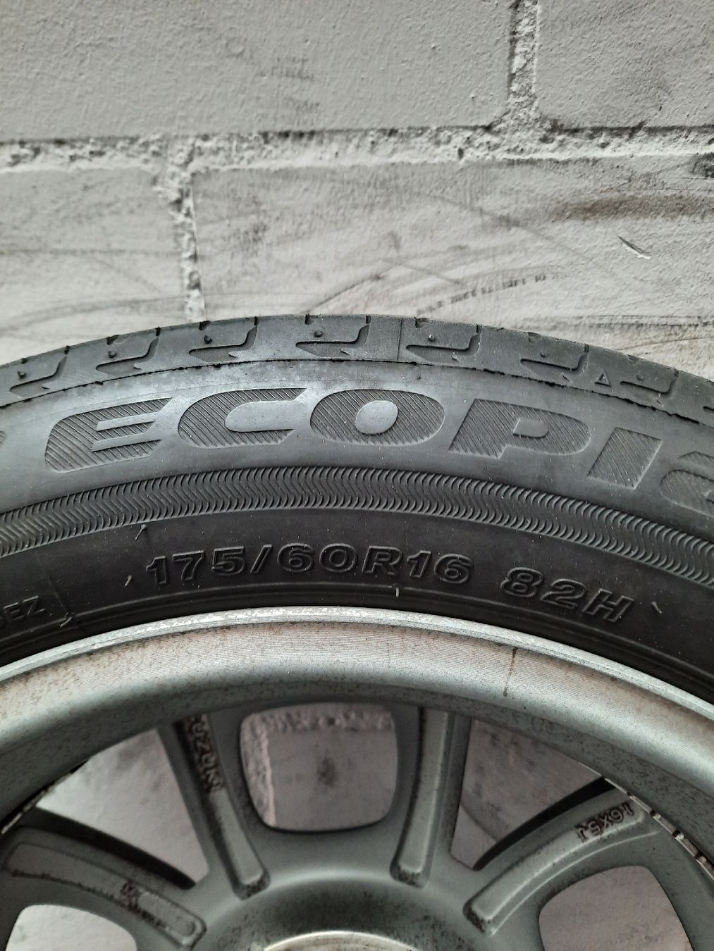 Pneumatici & Ruote complete: Sommerräder Suzuki Ignis 16" – Usato da Ottikon b.Kemptth. venduto da Sharan6 1