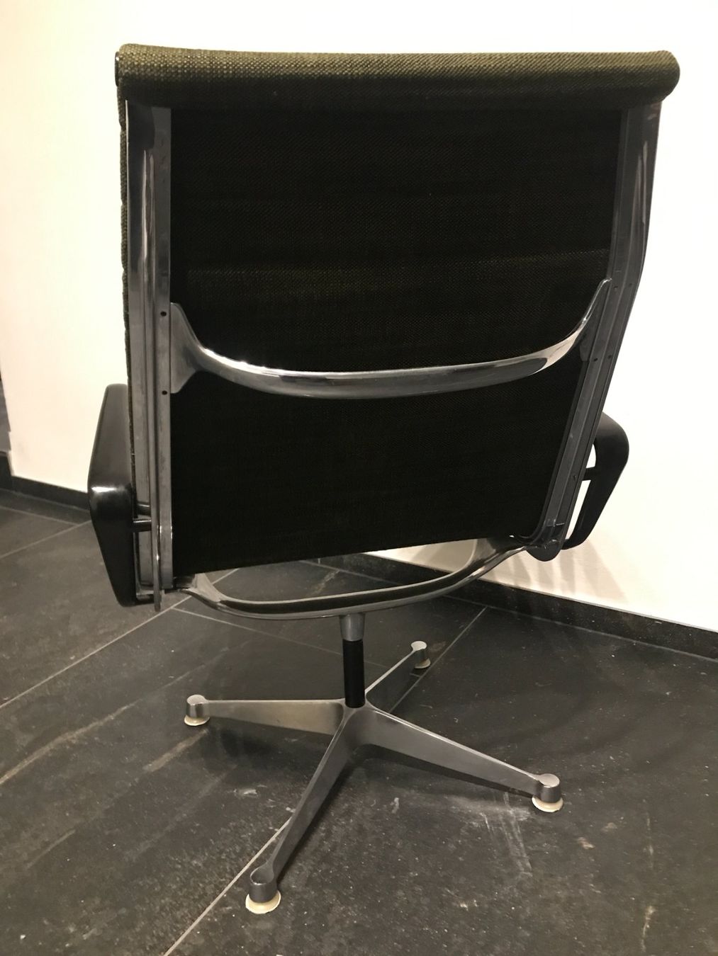Herman Miller Poltrone: Eames Vintage Fauteuil – Usato da Maienfeld venduto da mar_8nl2 3
