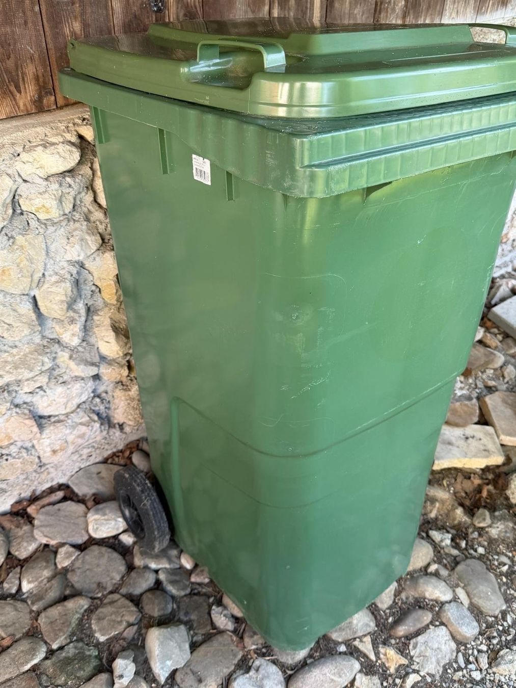 Altro per Ufficio & Commercio: GRÜNER MÜLL CONTAINER 240L – Usato da Meienried venduto da ManuelaBoutique 1