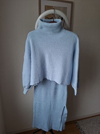 Strick-Set in Sky Blue – Rollkragen & Rock ✨S/M