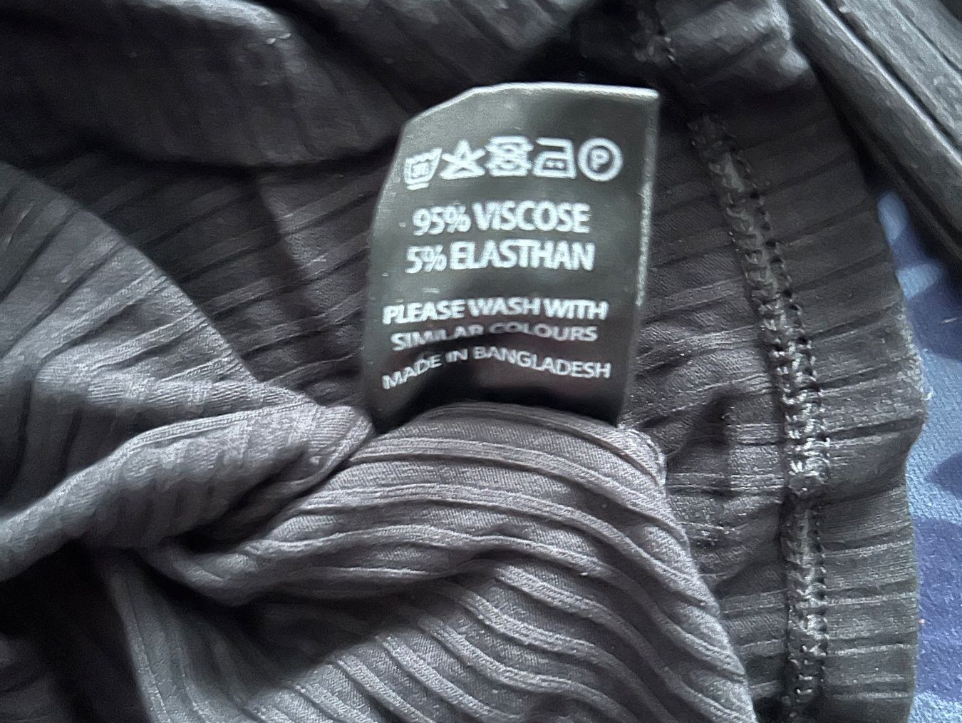 Zara Maglioni & Felpe: Damenpulli schwarz Zara Gr. S – Usato da Obergösgen venduto da Andre118 2