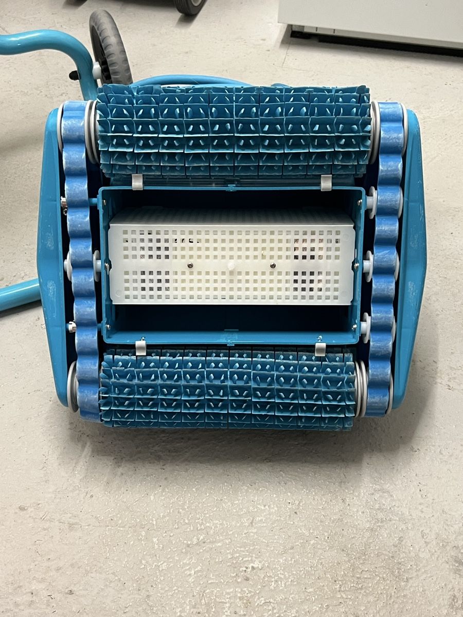 Accessori per Piscine: Poolroboter Marke ZODIC Indigo – Usato da Betschwanden venduto da Dognose 4