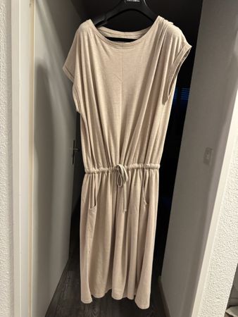Juvia Kleid Gr. L, Beige, Sommerlich leicht und bequem