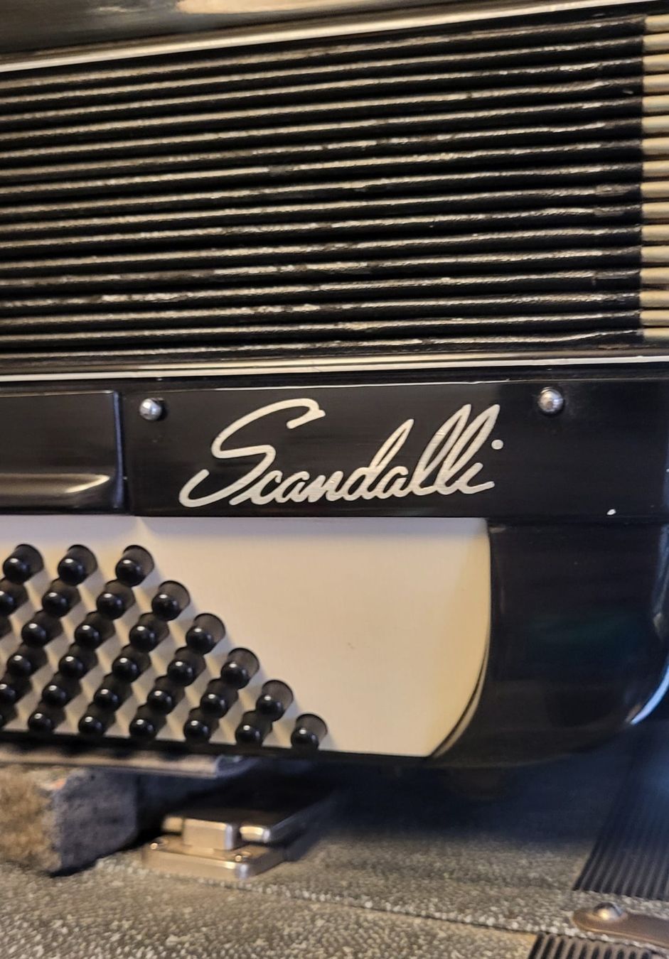 Strumenti musicali: Accordéon Scandalli 4 voix – Usato da Penthalaz venduto da EvandroLuz 1