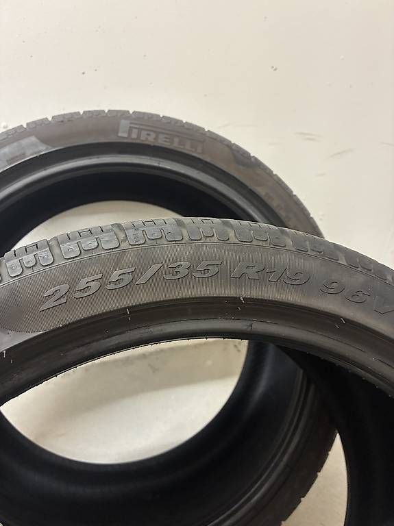 Altro in Scrittura & Disegno: Pirelli Winterreifen 255 35 19 – Usato da Neuenhof venduto da Gt5.Performance_