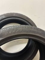Pirelli Winterreifen 255 35 19