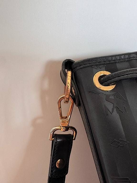 Maison Mollerus Taschen für Damen: Mollerus NIESEN Beuteltasche – Gebraucht aus Buttisholz von ramo_Buchmann 4