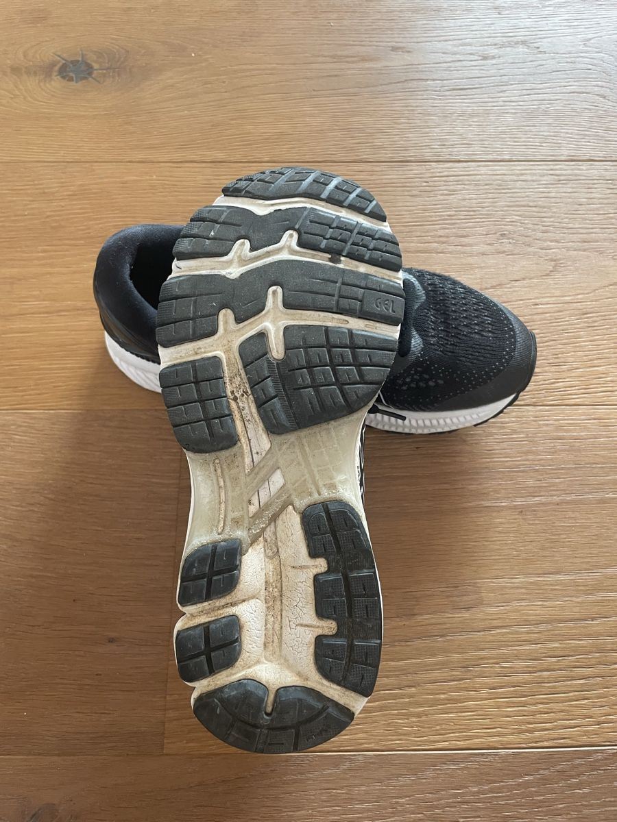Asics Schuhe für Jungen: Turnschuhe / Sneaker asics – Gebraucht aus Aarwangen von erd_ngx8 5