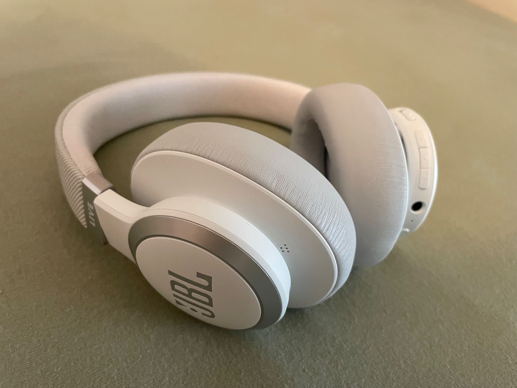 JBL Kopfhörer: JBL Live 770 mit Garantieschein – Neu und originalverpackt aus Wabern von tan_8dsg 1