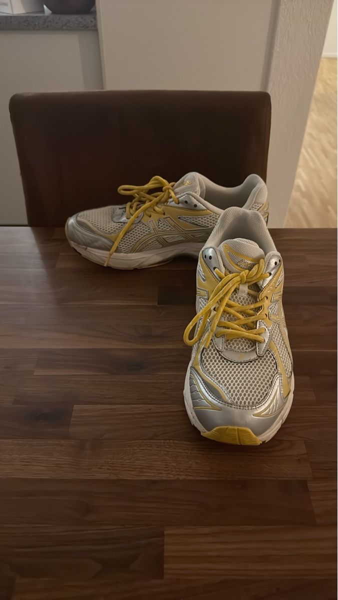 Asics Scarpe da uomo: ASICS Turnschuhe, Grösse 45 – Usato da Winterthur venduto da Winti_Deal