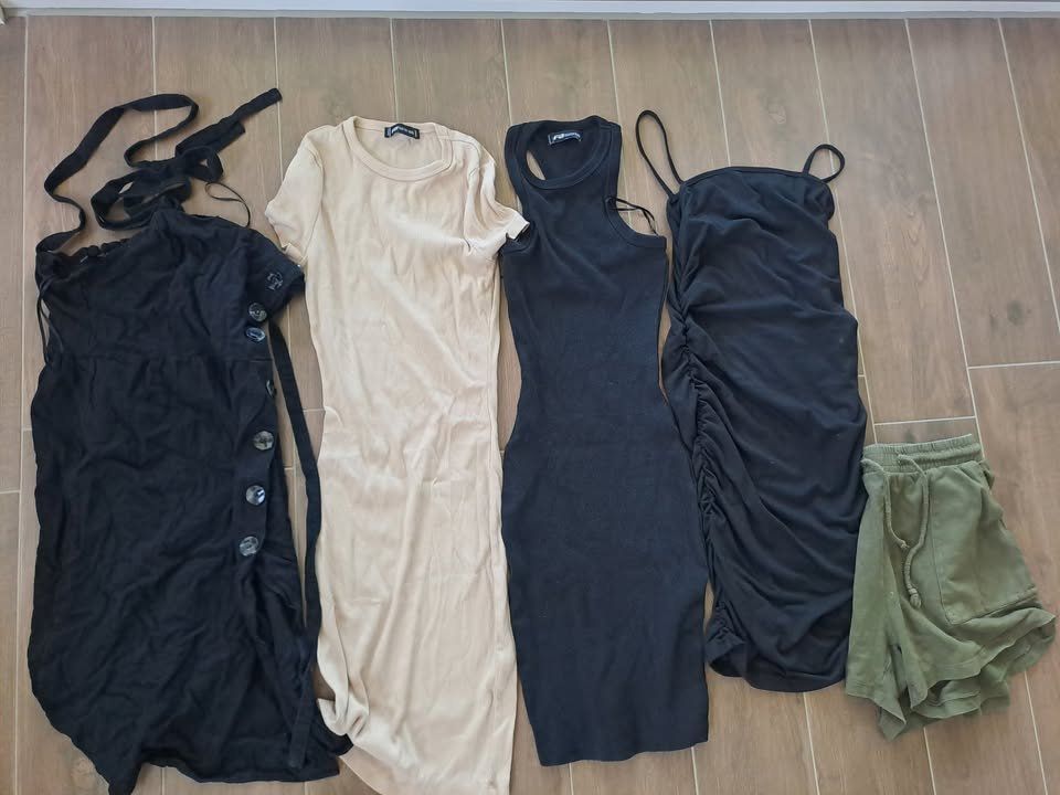 Lotti & Set di vestiti: Mädchen Röckli Gr. XXS / S – Usato da Nunningen venduto da AngelMagicSaCoCe